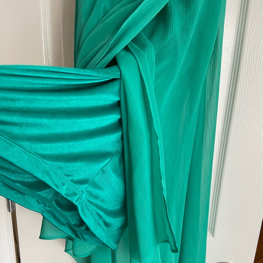 Dress - Picture 3 of 9